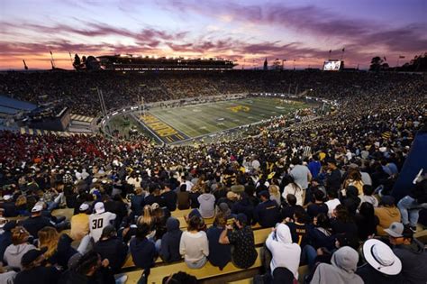Desperate for homes after the Pac-12 implosion, Stanford and Cal scramble for invitations from ACC, Big Ten